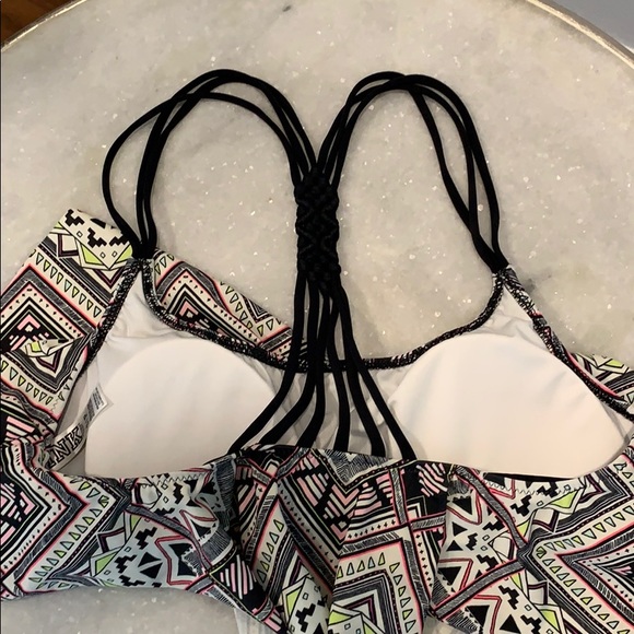 PINK Victoria’s Secret swimsuit top - Picture 3 of 4